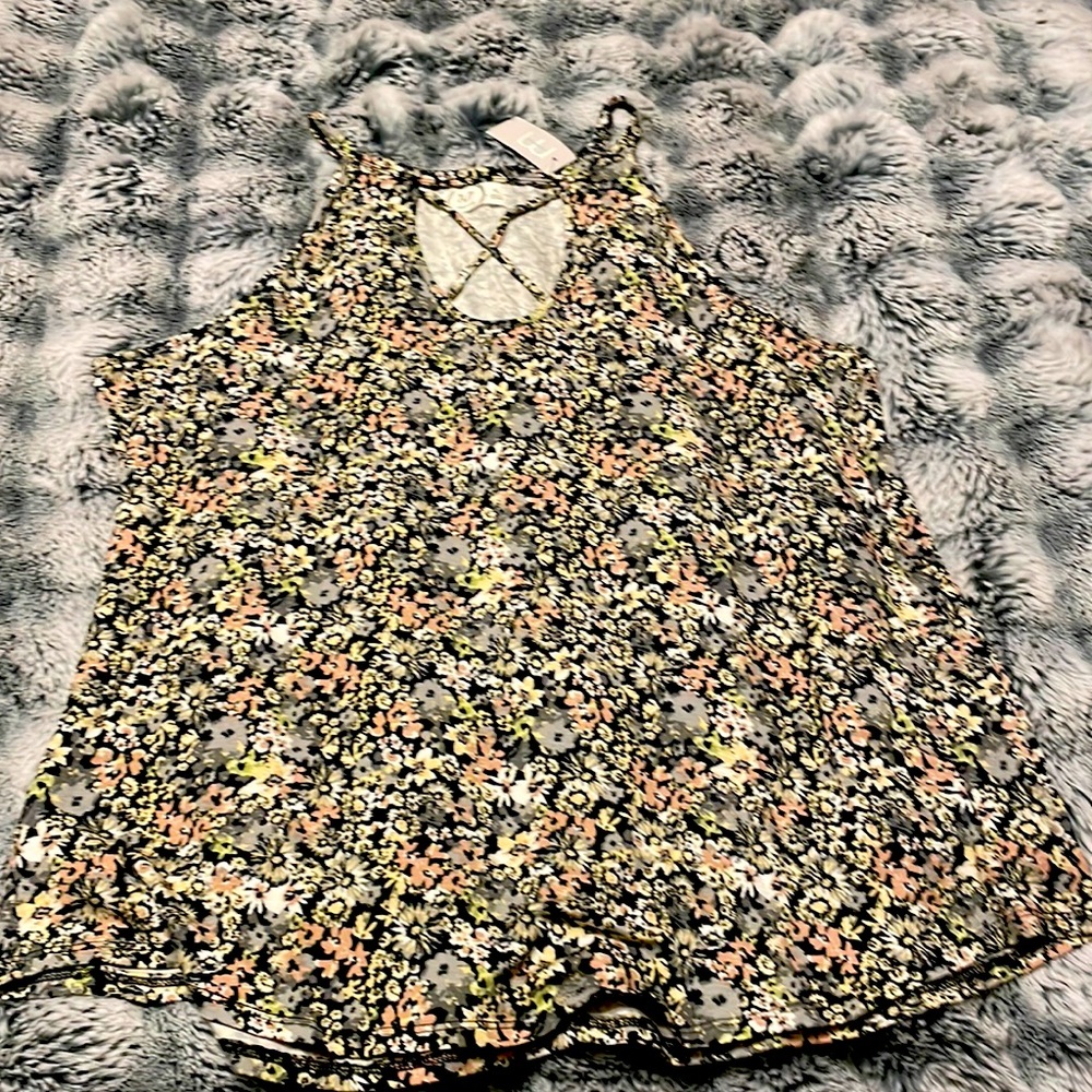 Maurices top